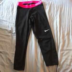 Nike pro cropped leggings